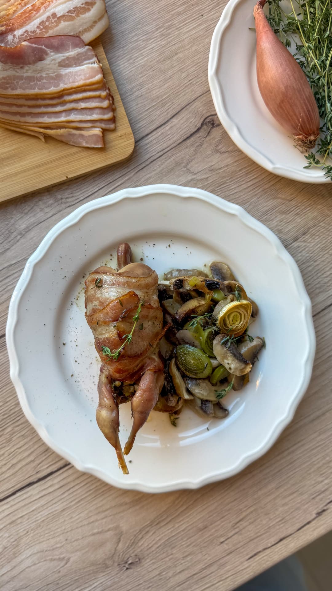 Շամպինիոնով լցոնած լորի միս