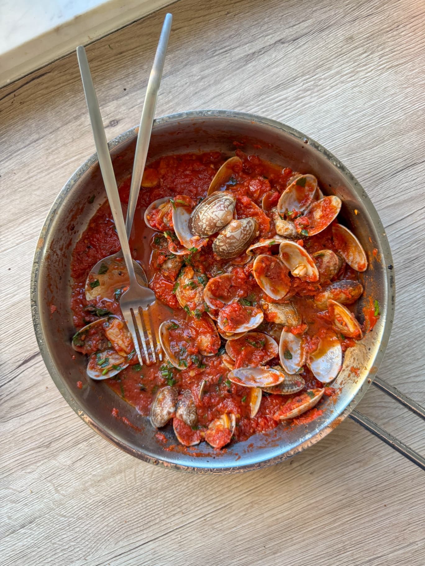 Clams in Tomato Sauce