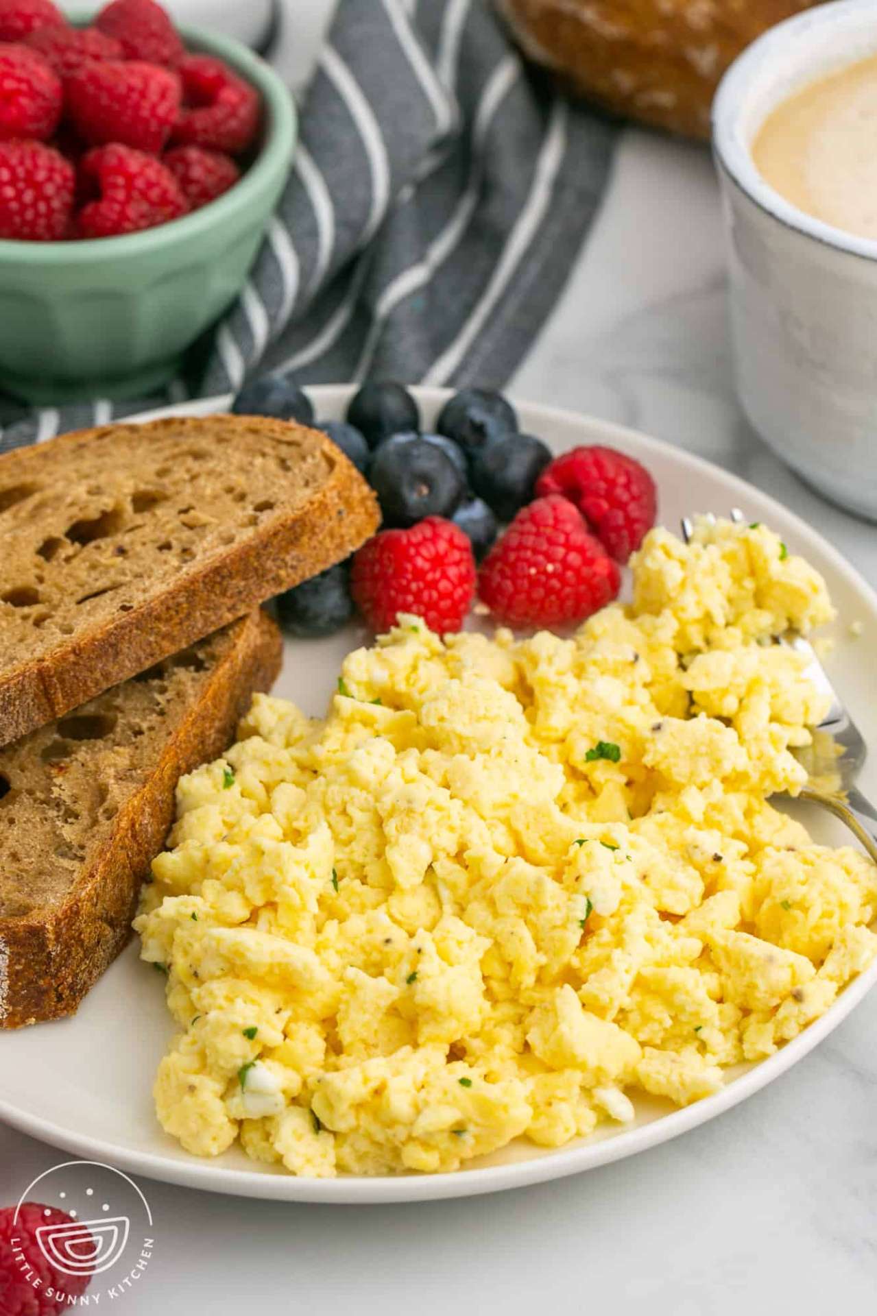 Classic Scrambled Eggs - Image 2
