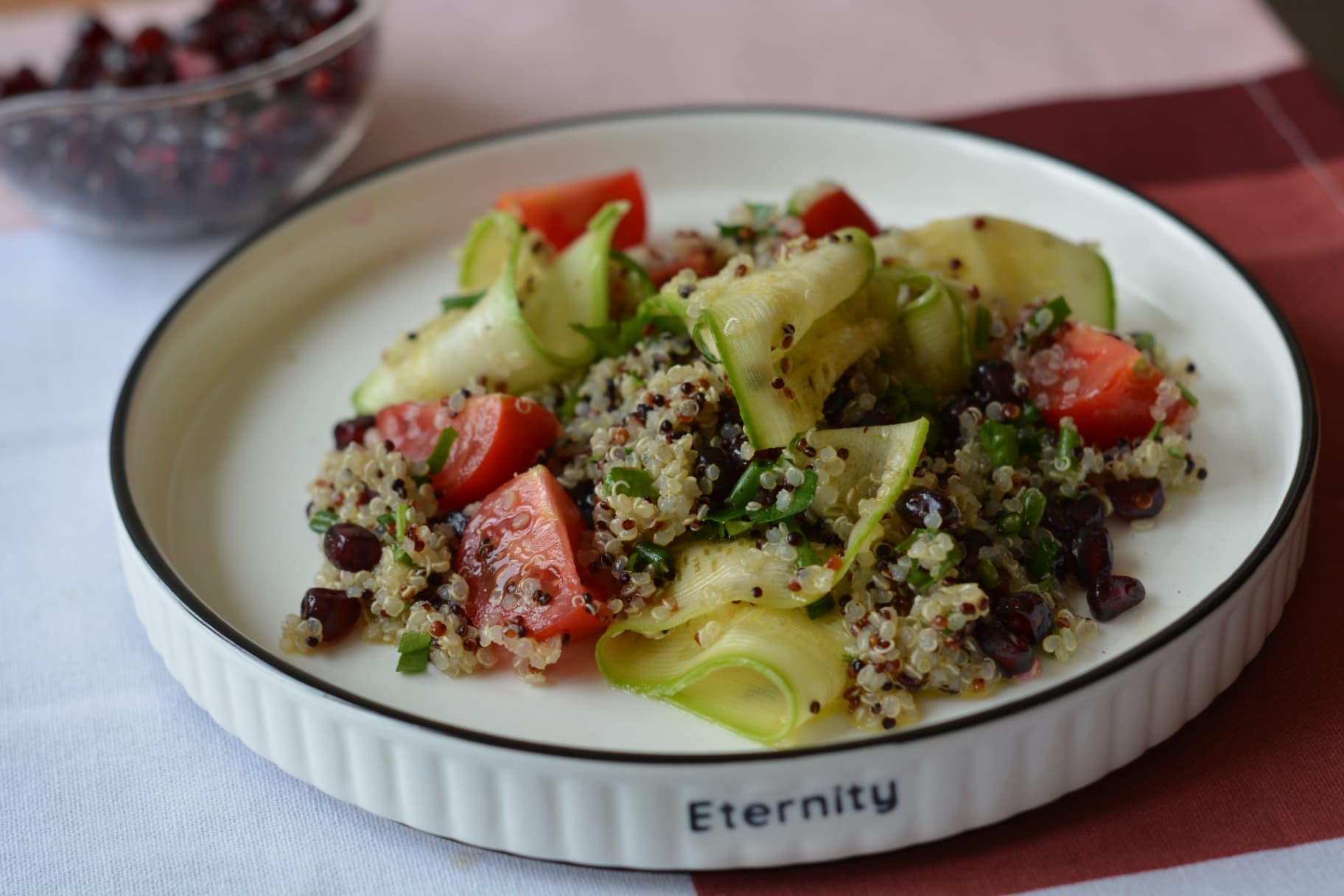 Քինոայով, դդմիկով և նռան հատիկներով աղցան - Image 1