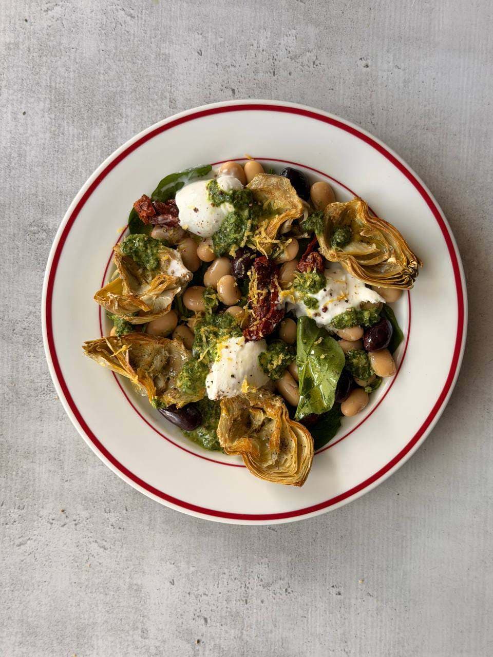 Թարմ արտիչոկով միջերկրածովյան աղցան