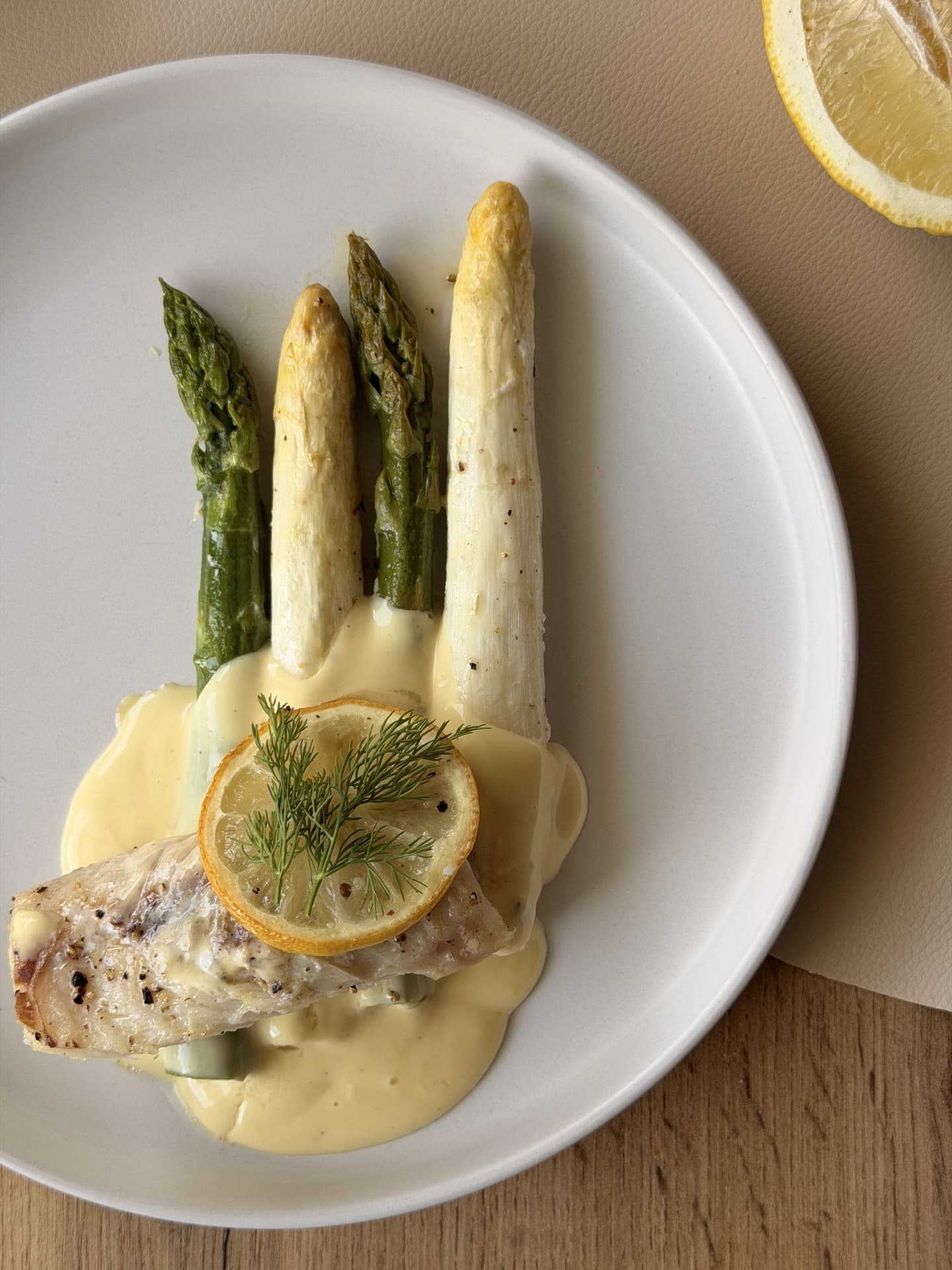 Ջեռոցում պատրաստված սպիտակ ձկան ֆիլե ծնեբեկով - Image 1